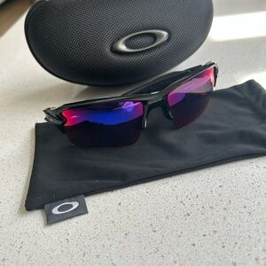 Oakley Flak 2.0 with Prizm Road lenses. Polished black frame.